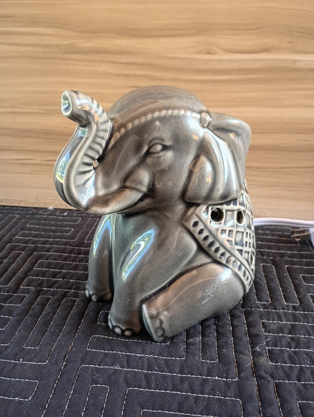 Gray Ceramic Elephant Wax Warmer Lamp - Picture 3 of 11